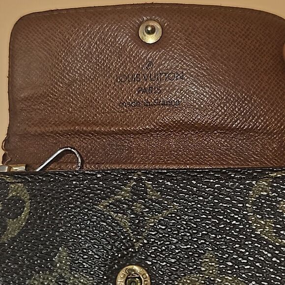 LOUIS VUITTON Monogram Multi Cles 4 Key Case M69517 LV Auth - Picture 5 of 6